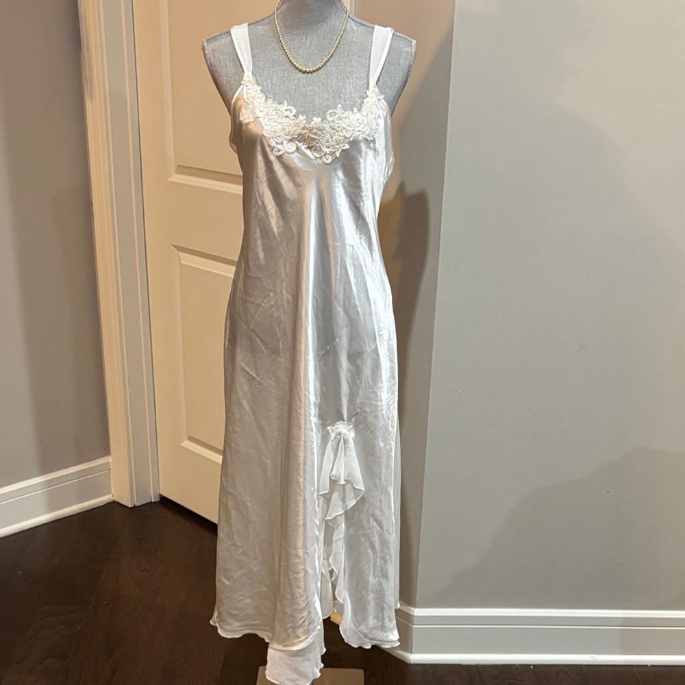 Linea Donatella White Satin Chemise Slip size medium